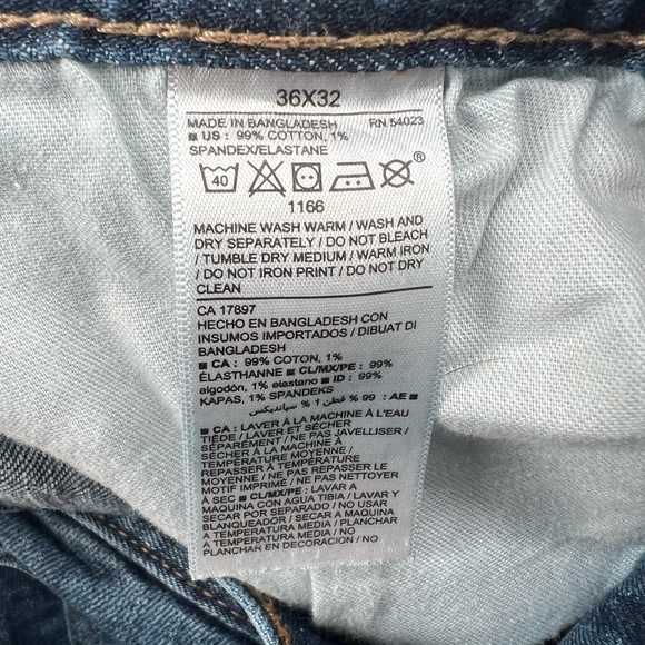 Old Navy Relaxed Slim Distressed Jeans Size 36 x 32 Men's - Picture 4 of 4